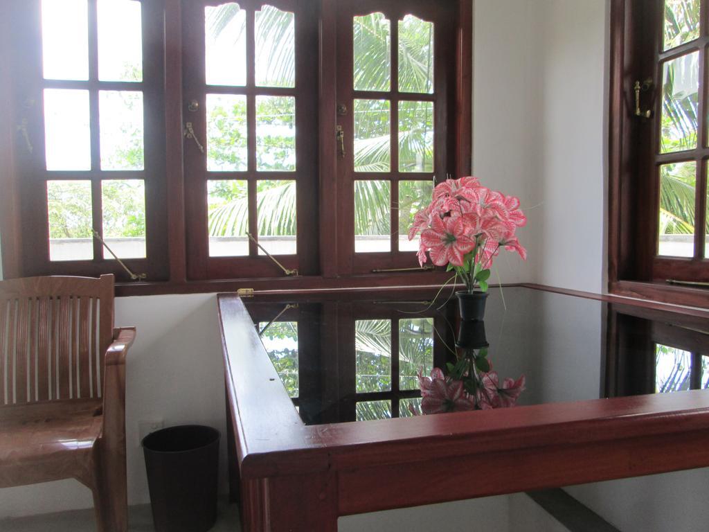 Bay Reach Home Stay Велигама Экстерьер фото