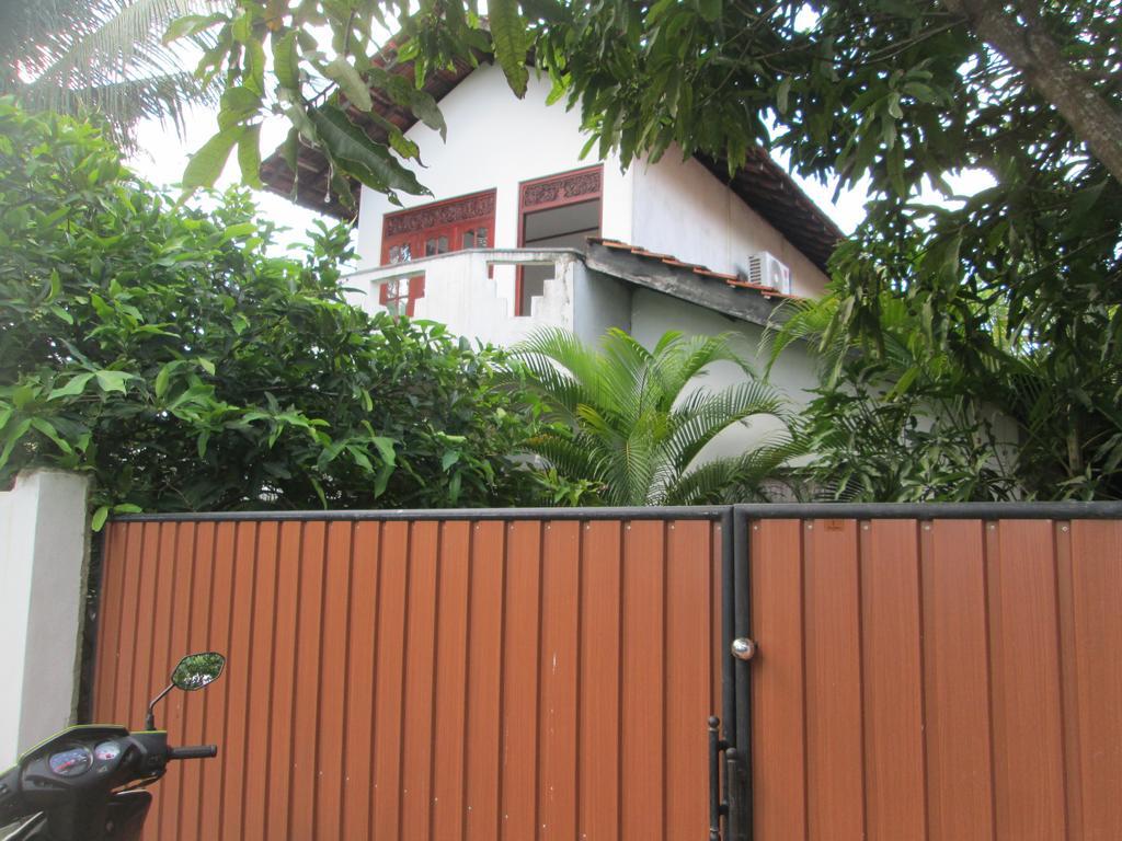 Bay Reach Home Stay Велигама Экстерьер фото