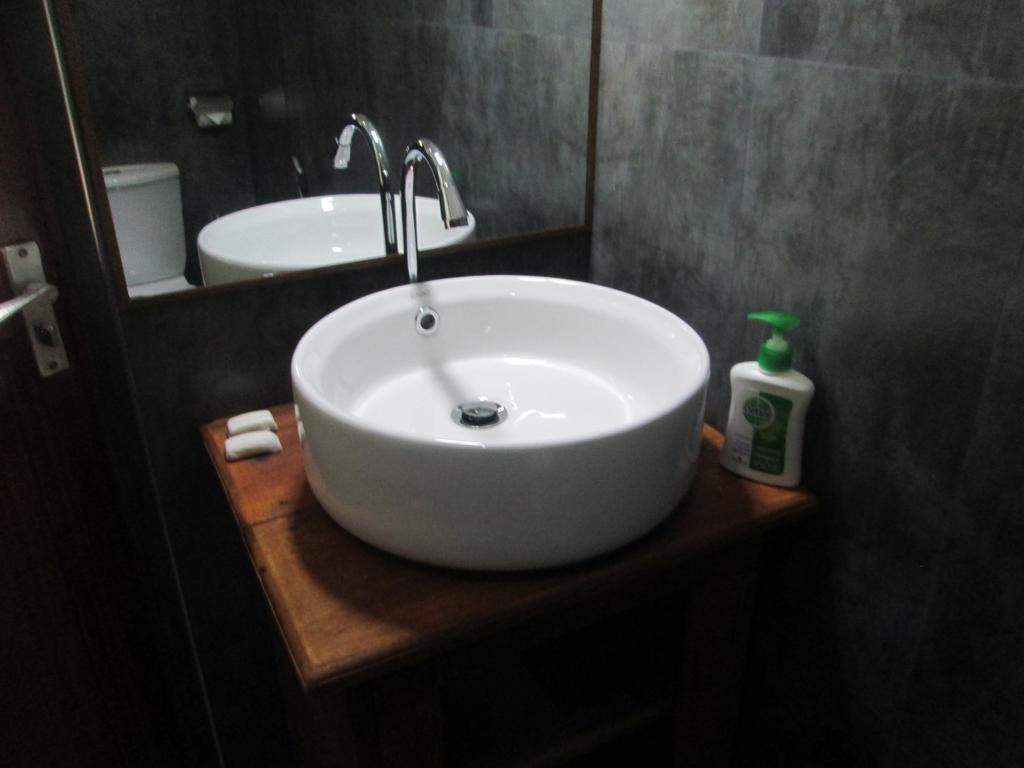 Bay Reach Home Stay Велигама Экстерьер фото